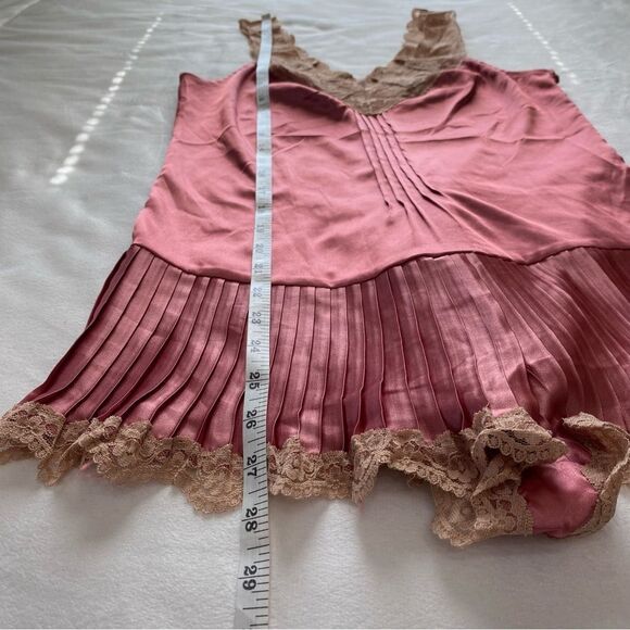 Rare Y2K Victoria’s Secret Satin and Lace Pink Romper Size Small - Picture 15 of 15